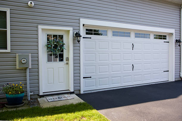 24/7 Emergency Garage Door Panel Replacement experts in Kraemer, LA